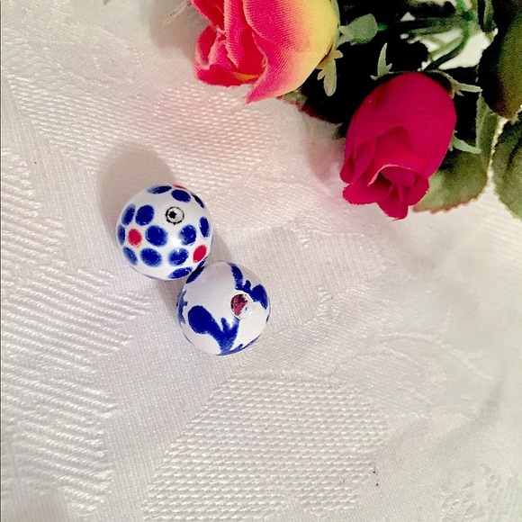 💙Vintage Hand Painted Red, White Blue Beads❤️ - Picture 4 of 5